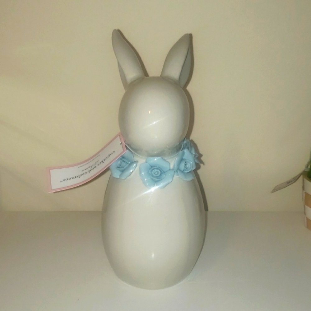 NWT- Cupcakes and Cashmere Ceramic Bunny